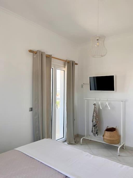 Theasis Apartments آداماس المظهر الخارجي الصورة