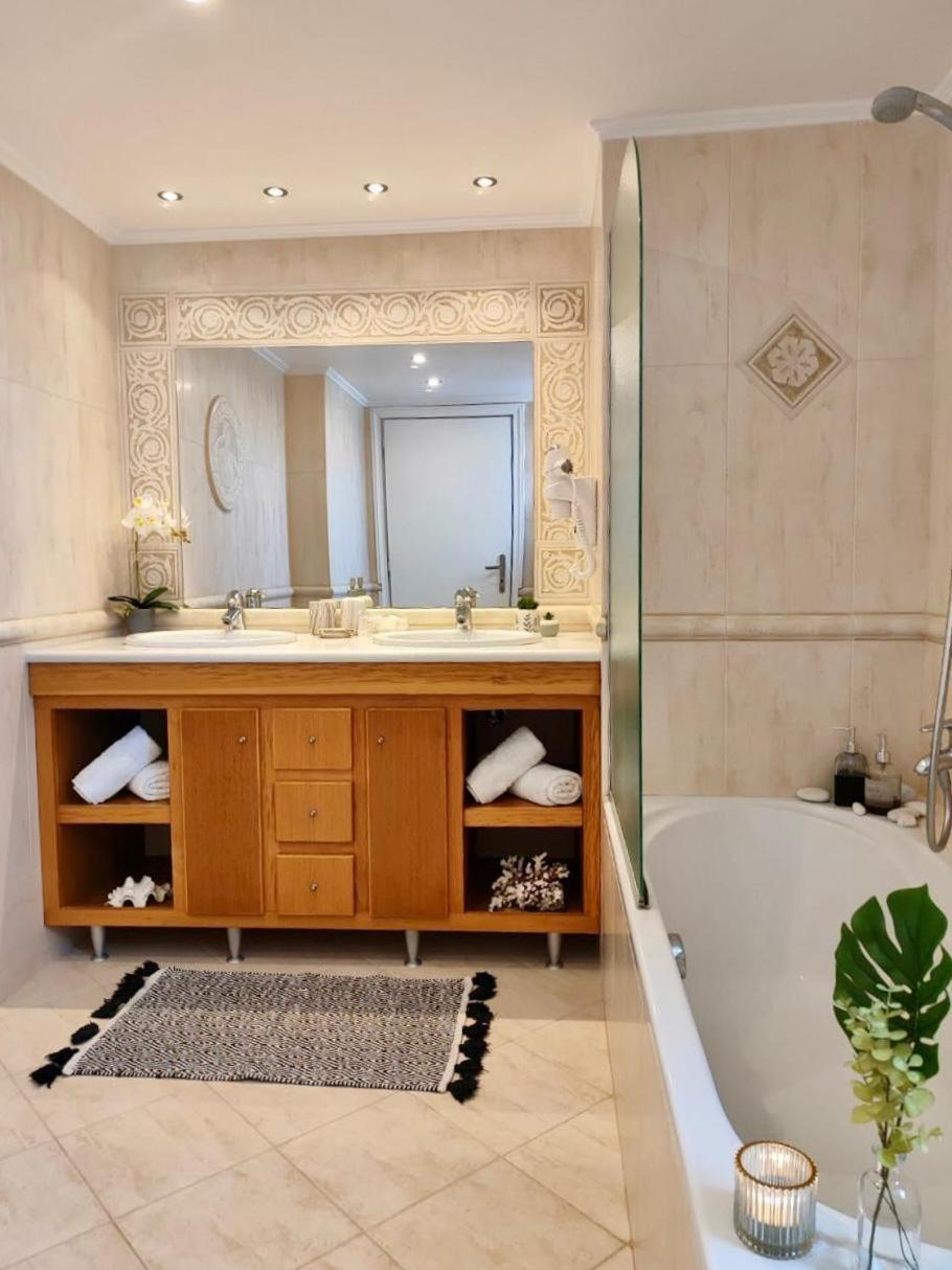 Theasis Apartments آداماس المظهر الخارجي الصورة